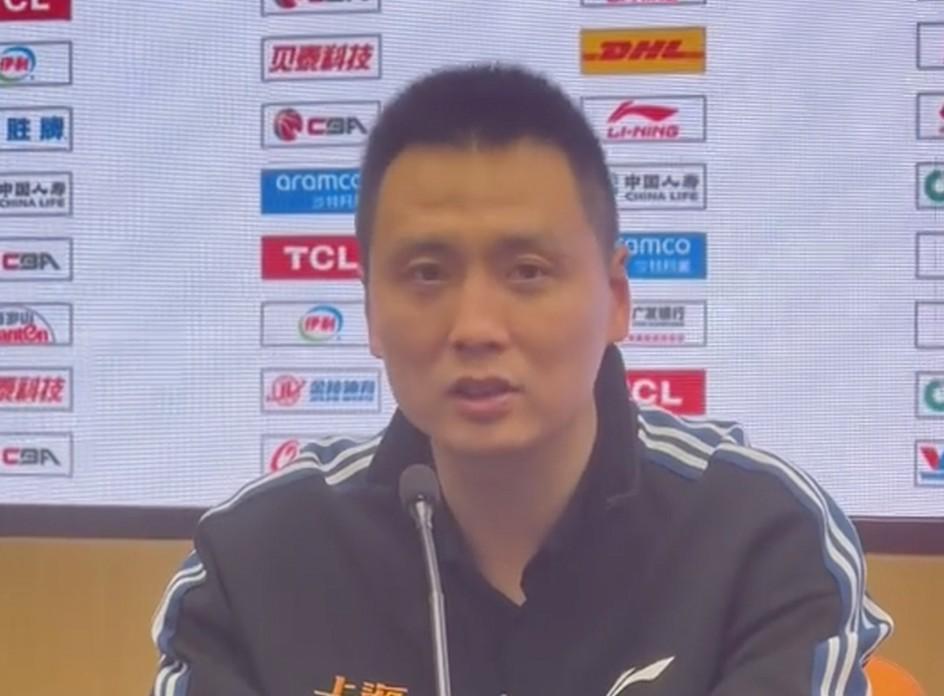 MK体育登录入口-卢伟：胜利献给寿星王哲林；古德温瞒着我吃止痛药上场让我很感动